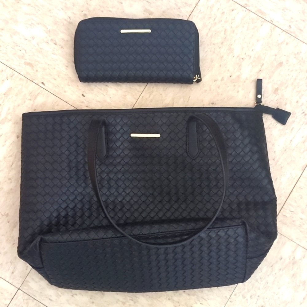 Black purse and wallet set